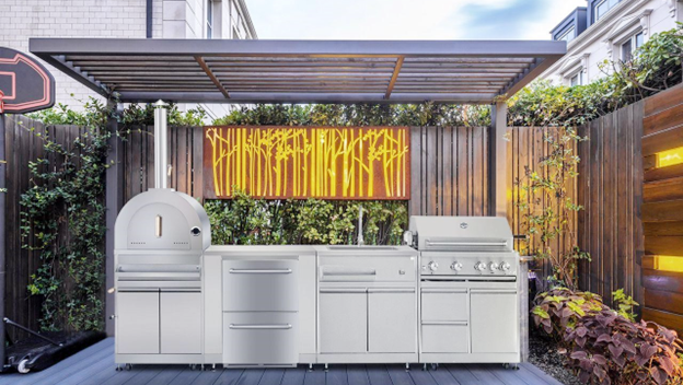 Outdoor Kitchen